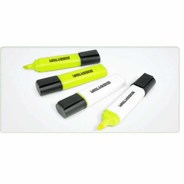 Highlighter pen made using recycled CD cases